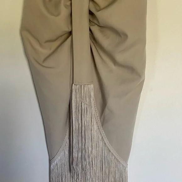 PrettyLittleThing Cream midi tassel midi skirt - Picture 4 of 4